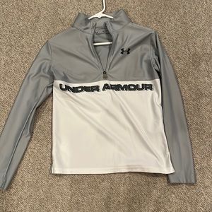 Youth Boys XL Under Armour heat gear pull over